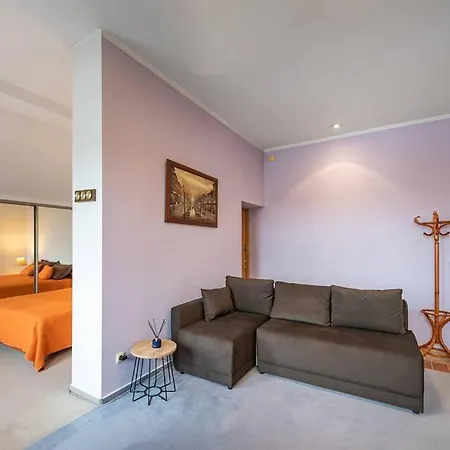 Charming Old Town By Polo Apartment